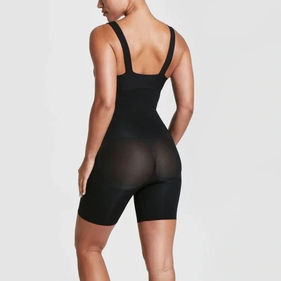 NWT- ASSETS by SPANX black SHAPING
HIGH-WAISTED MID-THIGH SHORT M/Med - Picture 3 of 7